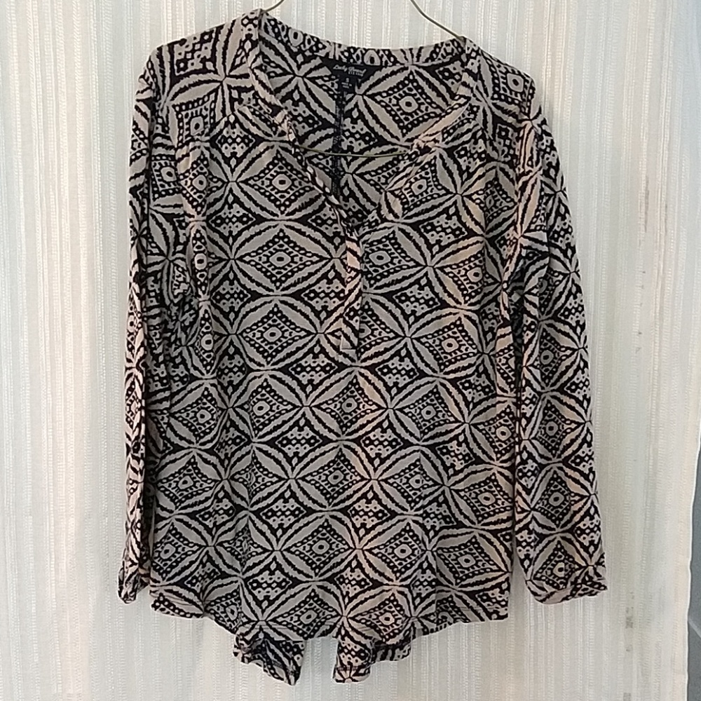 Cute blouse by lucky